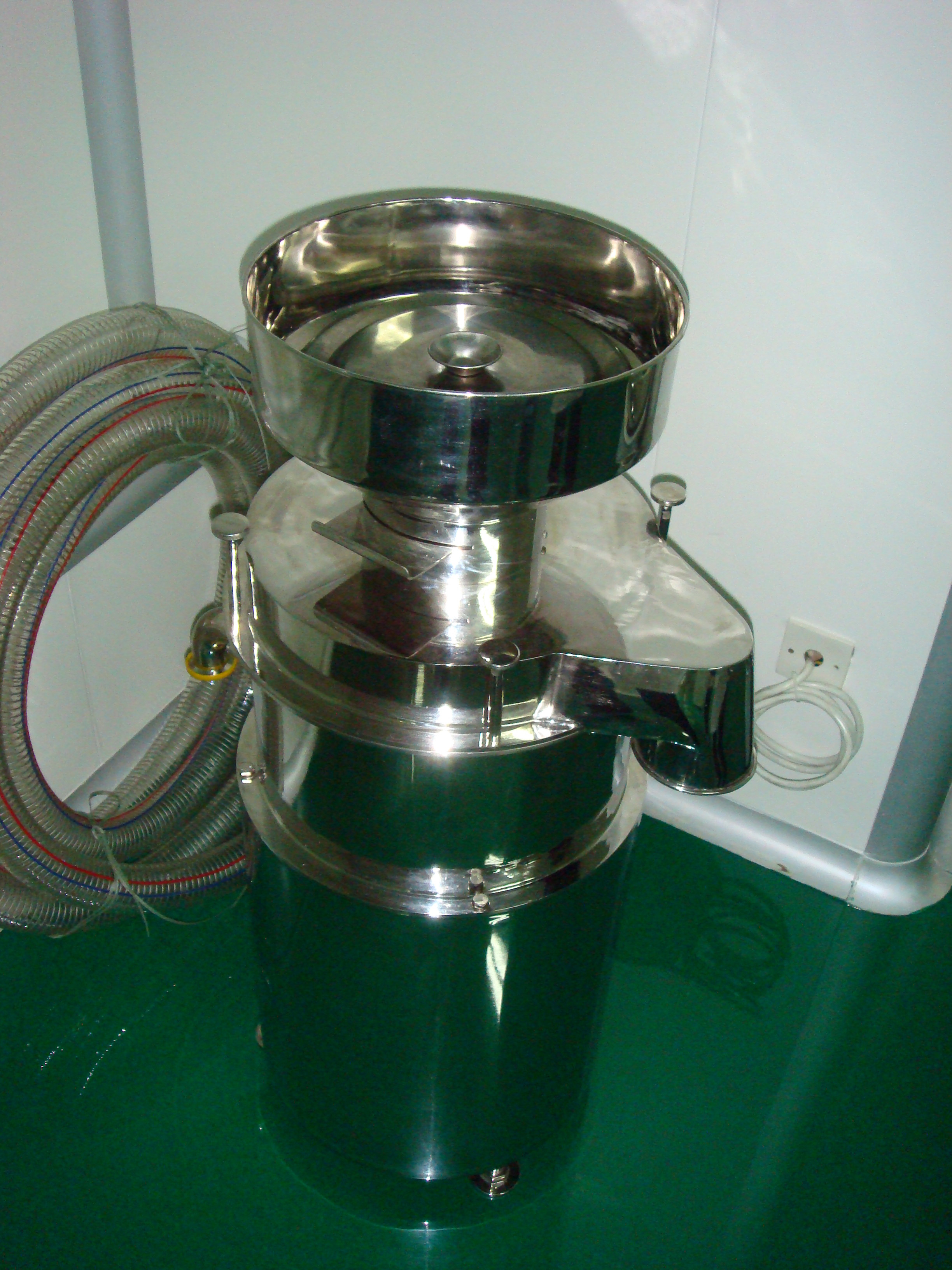 سوفتغيل كبسولة آلة إعادة تدوير السائل الطب مع المواد الرئيسية SUS316 ، 960 دورة في الدقيقة السرعة