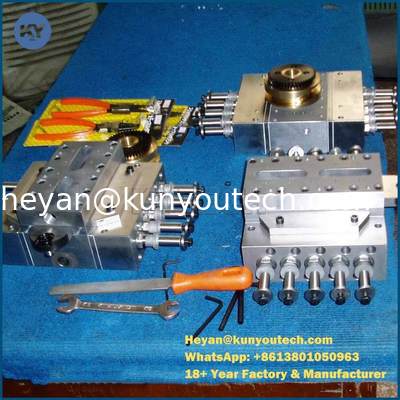 جودة  Encapsulation packing Machine Parts Brush spredox box Injection Wedge pump and die rolls مصنع