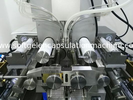 معدات تصنيع الجيلاتين النباتي الكبسولات الطرية بزيت القنب مع محرك سيرفو