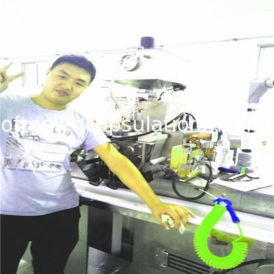 4-12Kw Power Softgel Capsule Machine لزيت السمك / فيتامين 1 ضمان لمدة سنة