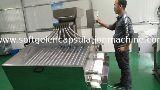 حجم آلة الفرز كبسولة Softgel وشكلها مع مسافة الأسطوانة القابلة للتعديل