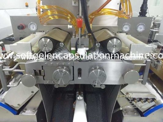 PLC آلة تغليف كرات الطلاء الحلال تعبئة زيت الكبسولة الناعمة واللصق